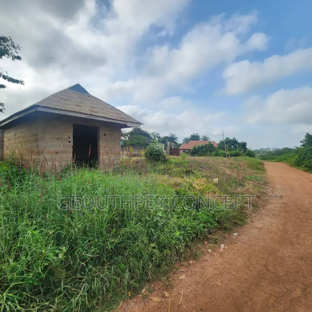 Plot of Land With Office and Shop in Moniya in Moniya