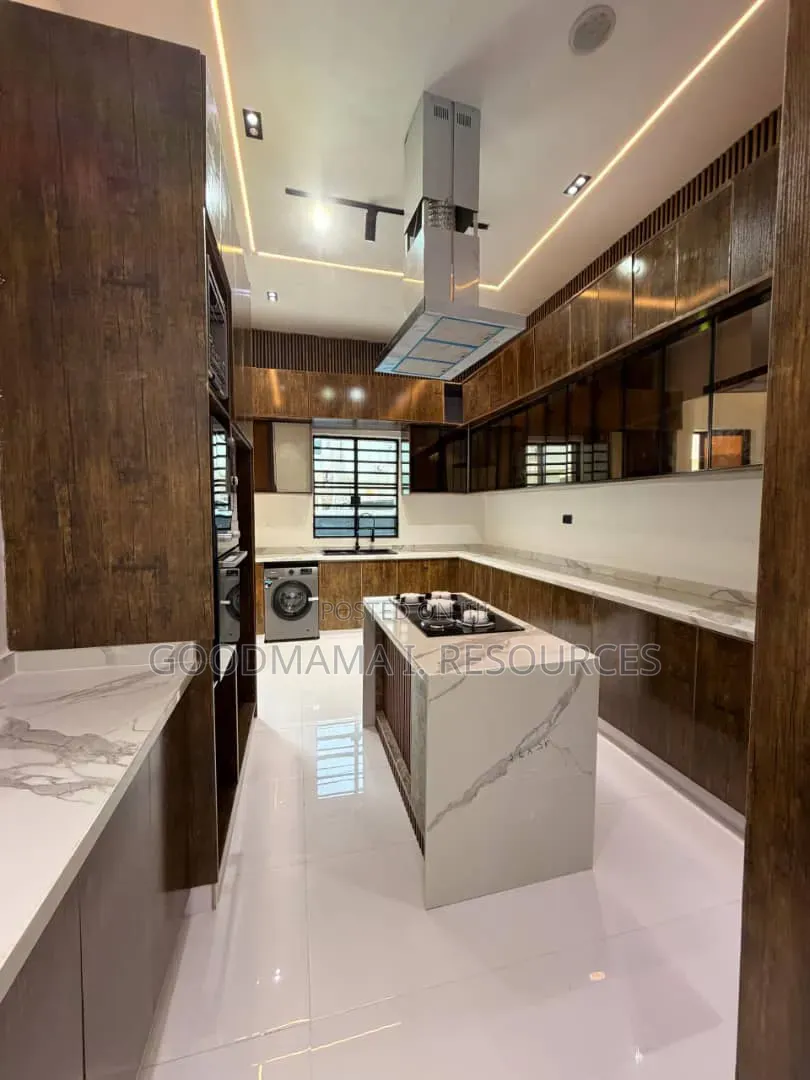 5bdrm Duplex in Lekki Palm City, Ajah for sale in Ajah