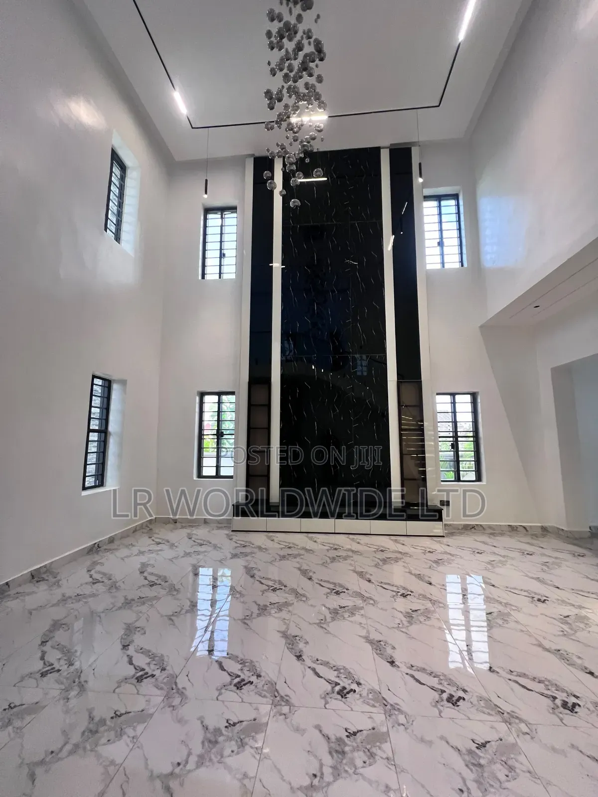 5bdrm Mansion in Dakwo District for sale in Dakwo District