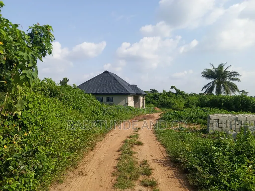 4bdrm Bungalow in Idi Oke Estate, Moniya for sale in Moniya