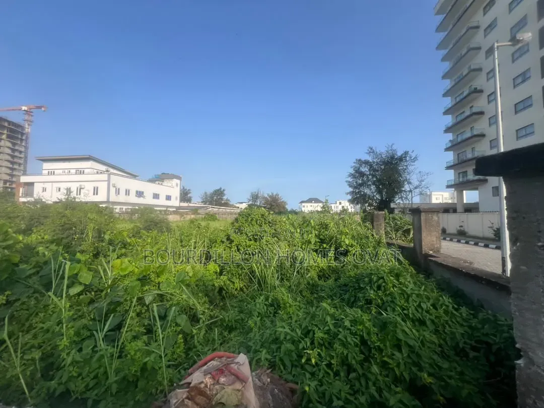 700sqm Mixed-Used Land for Sale in Banana Island