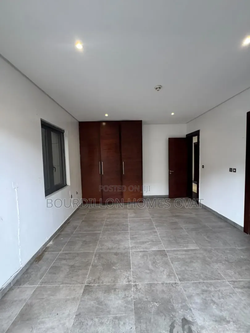 3bdrm Apartment in Lekki Phase 1 Lagos for rent in Lekki Phase 1