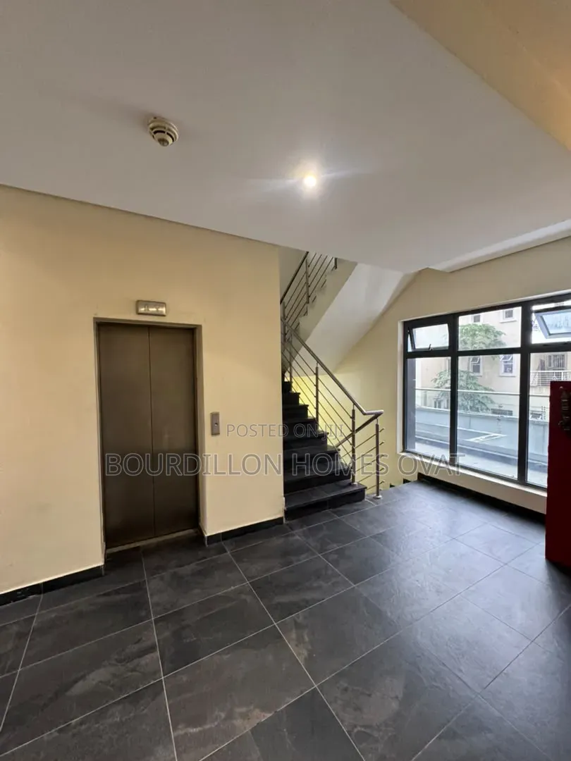 3bdrm Apartment in Lekki Phase 1 Lagos for rent in Lekki Phase 1