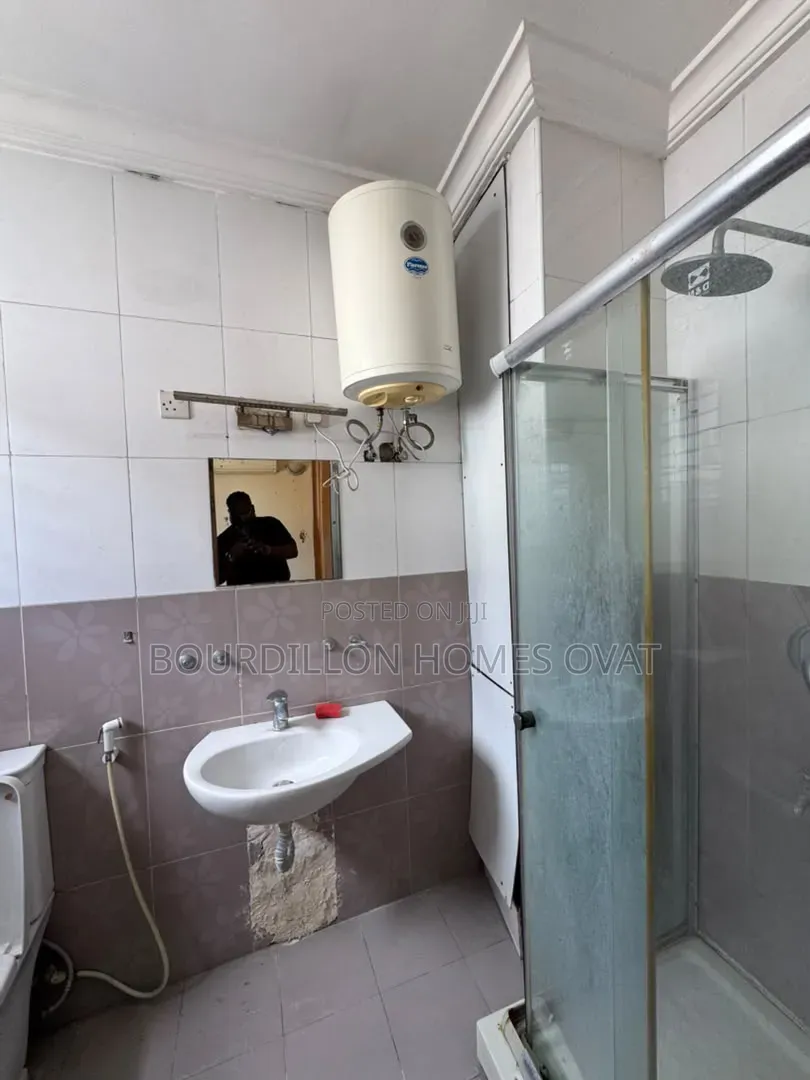 3bdrm Apartment in Lekki Phase 1 Lagos for rent in Lekki Phase 1