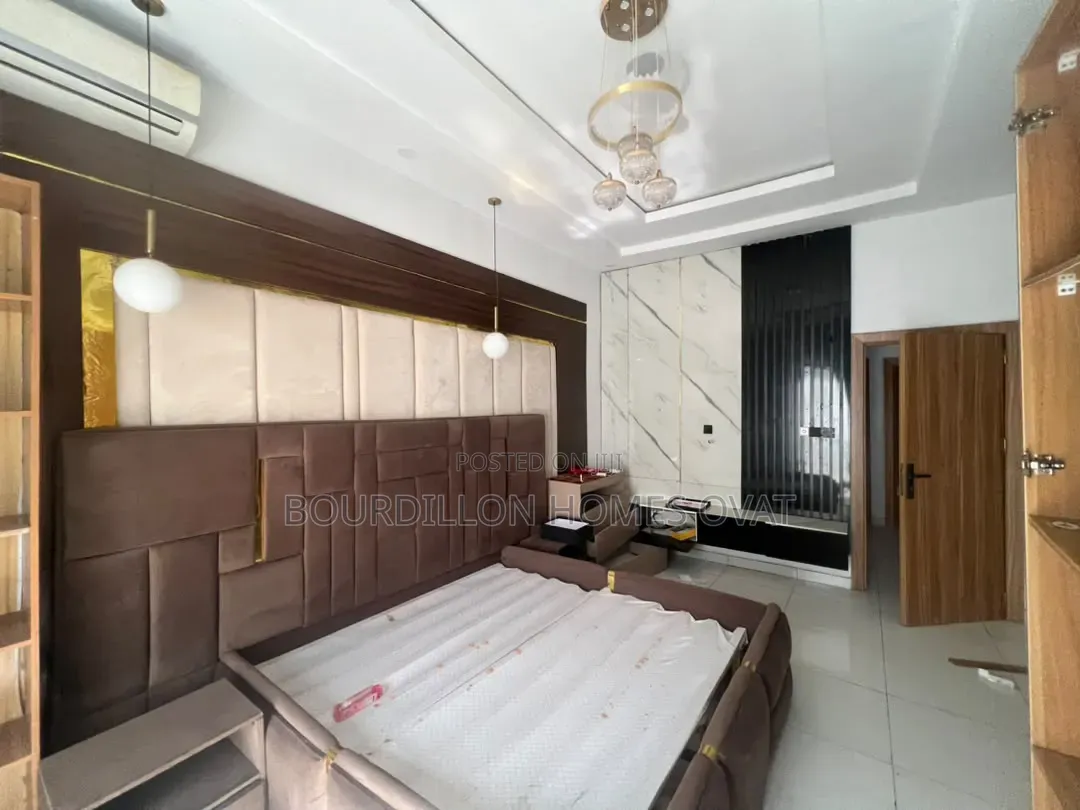 4bdrm Duplex in Ikota Villa Estate for rent in Ikota