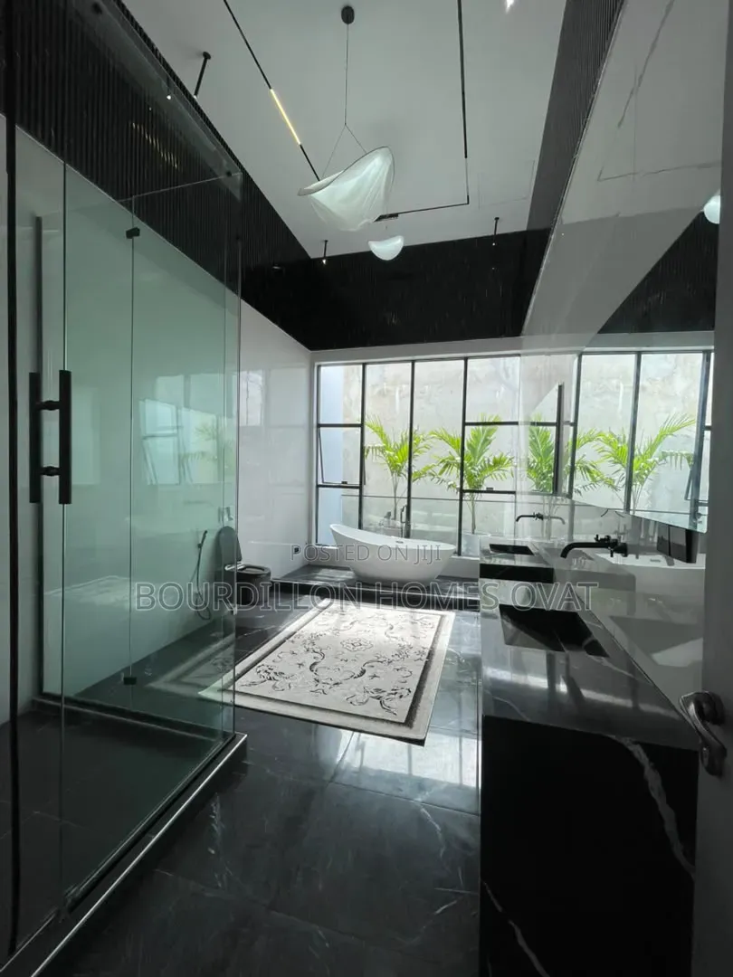 5bdrm Duplex in Osapa London Lekki for sale in Osapa london