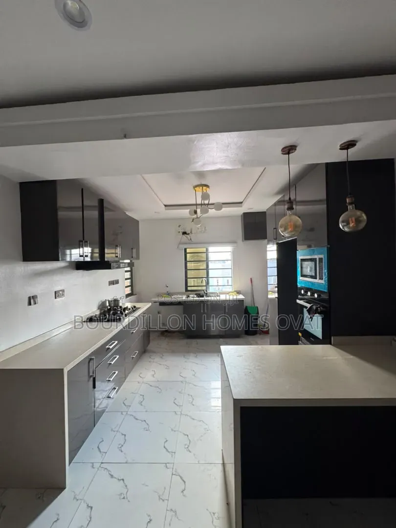 2bdrm Apartment in Ikate Lekki Lagos for rent in Ikate
