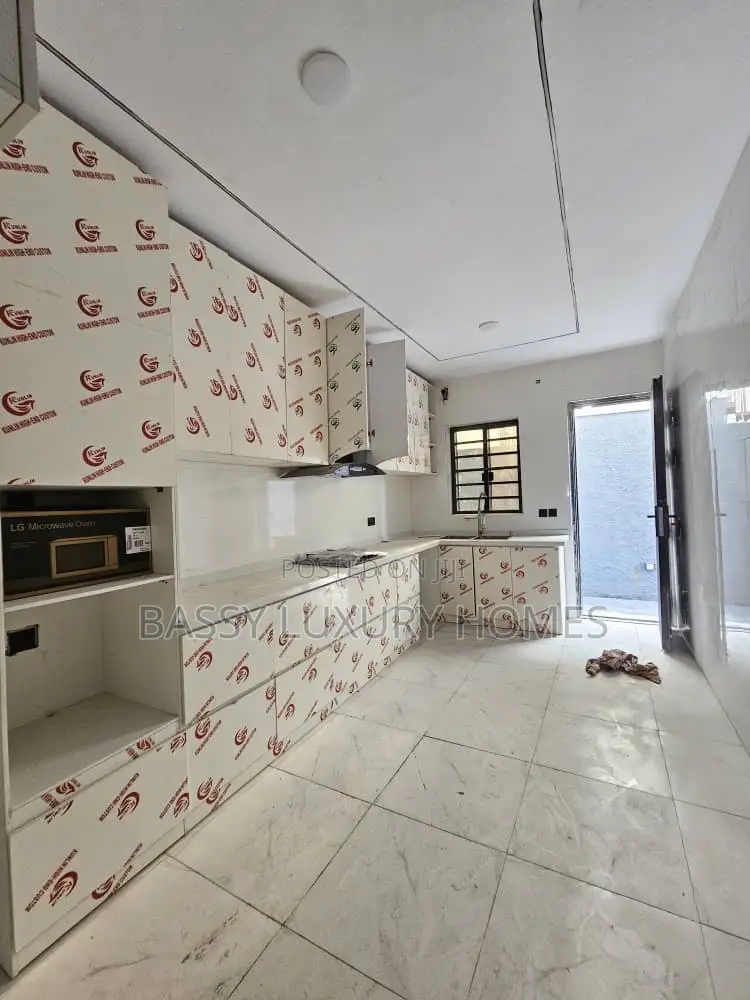 4bdrm Duplex in Abraham Adesanya for sale in Abraham Adesanya
