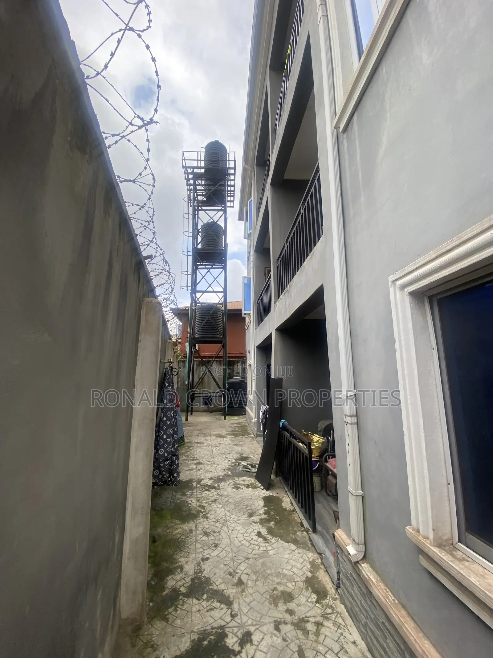 2bdrm Block of Flats in Bucknor for sale in Bucknor