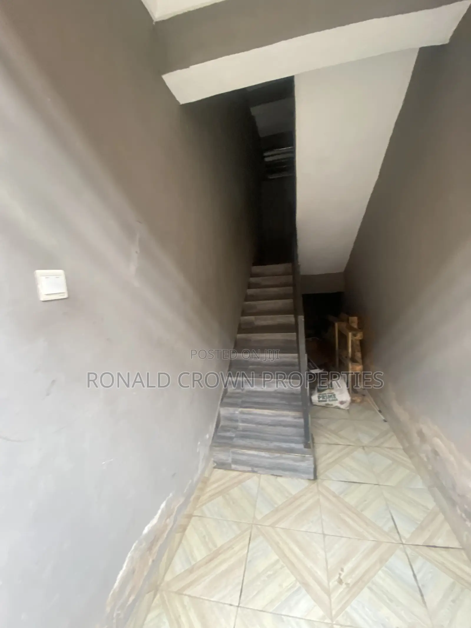 2bdrm Block of Flats in Bucknor for sale in Bucknor