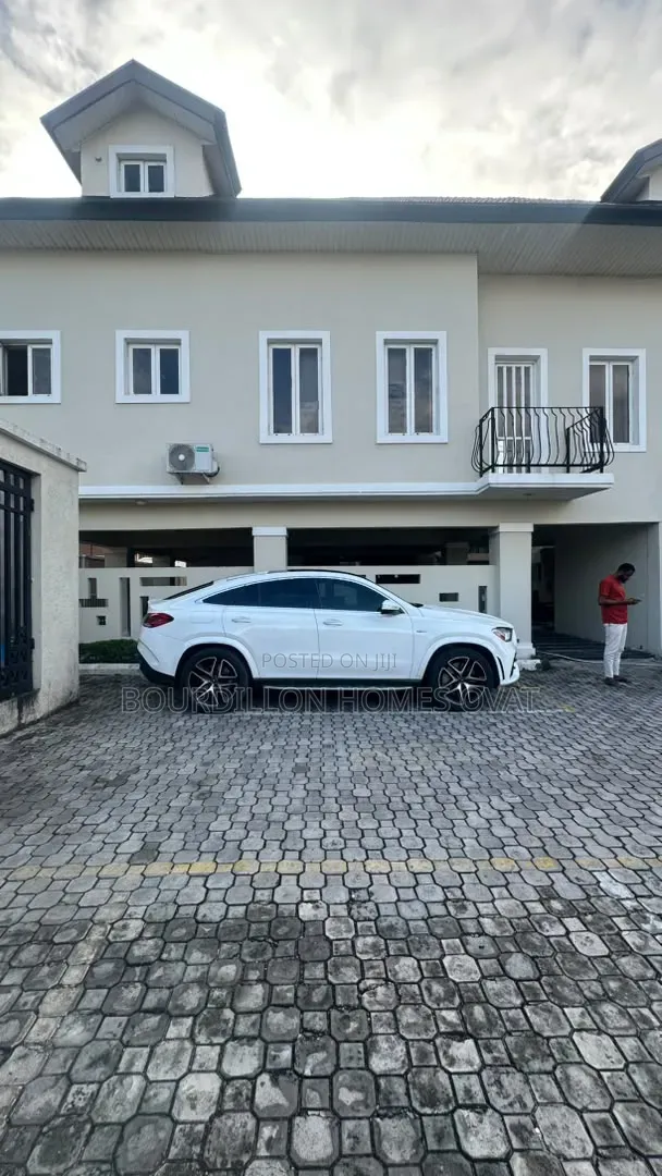 3bdrm Apartment in Lekki Phase 1 Lagos for rent in Lekki Phase 1