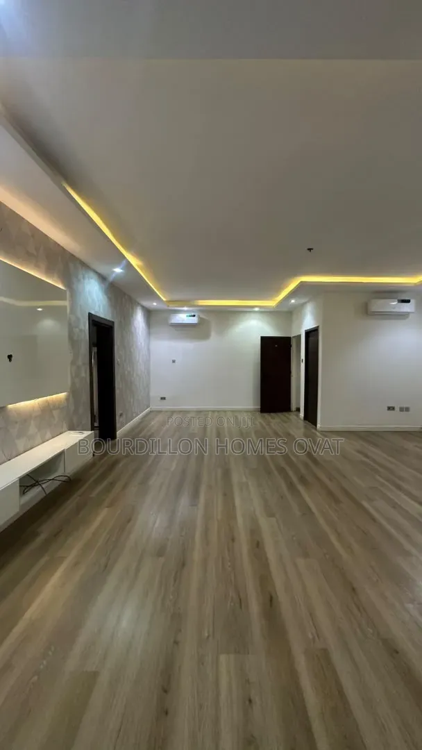 3bdrm Apartment in Lekki Phase 1 Lagos for rent in Lekki Phase 1