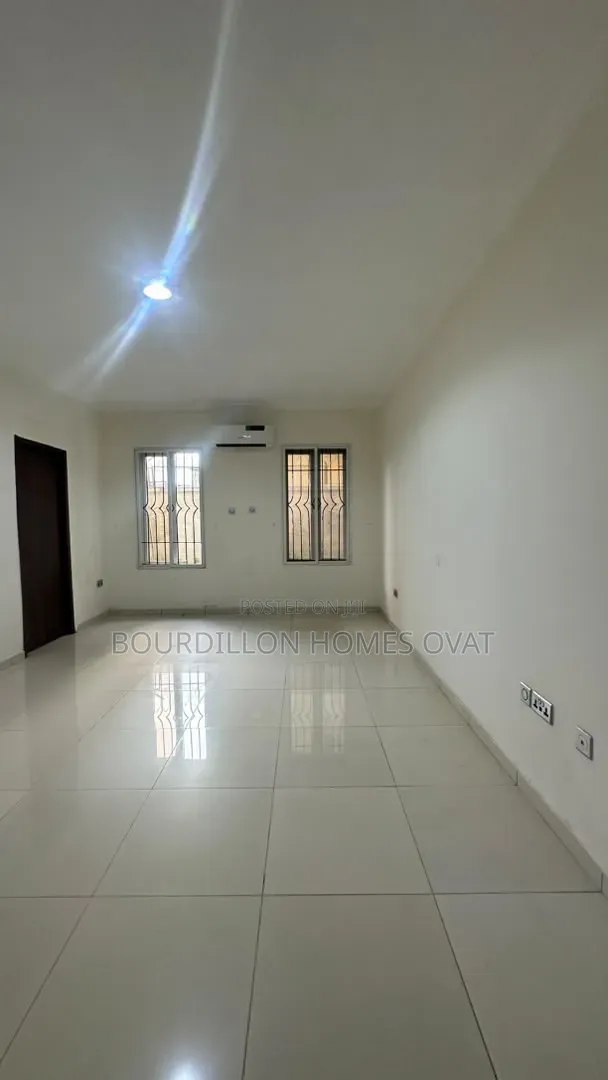 3bdrm Apartment in Lekki Phase 1 Lagos for rent in Lekki Phase 1