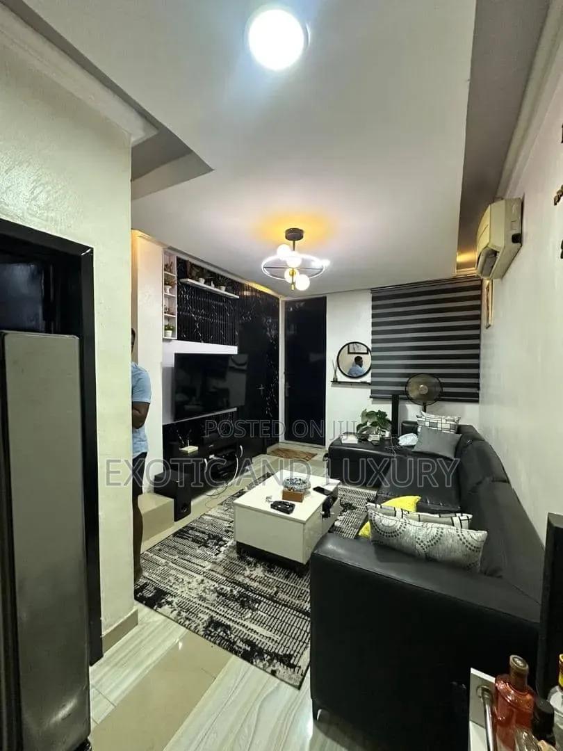 2bdrm Block of Flats in Alagomeji, Sabo / Yaba for rent in Sabo / Yaba