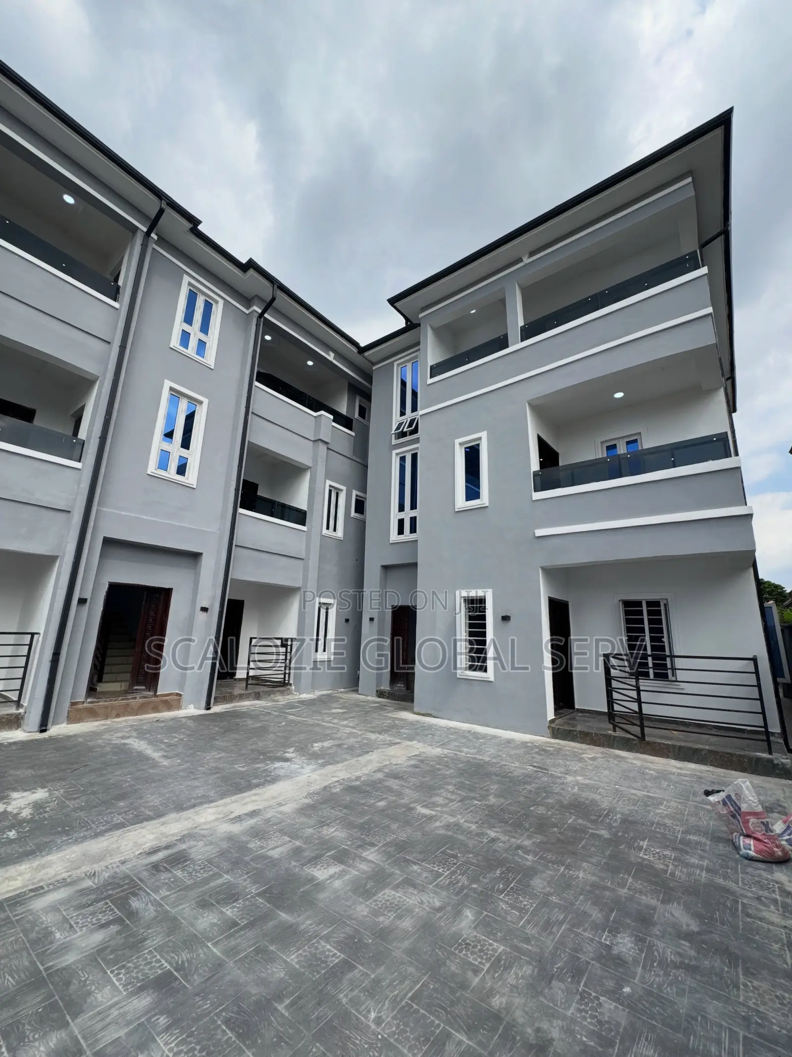 2bdrm Block of Flats in Sars Road, Port-Harcourt for sale in Port-Harcourt