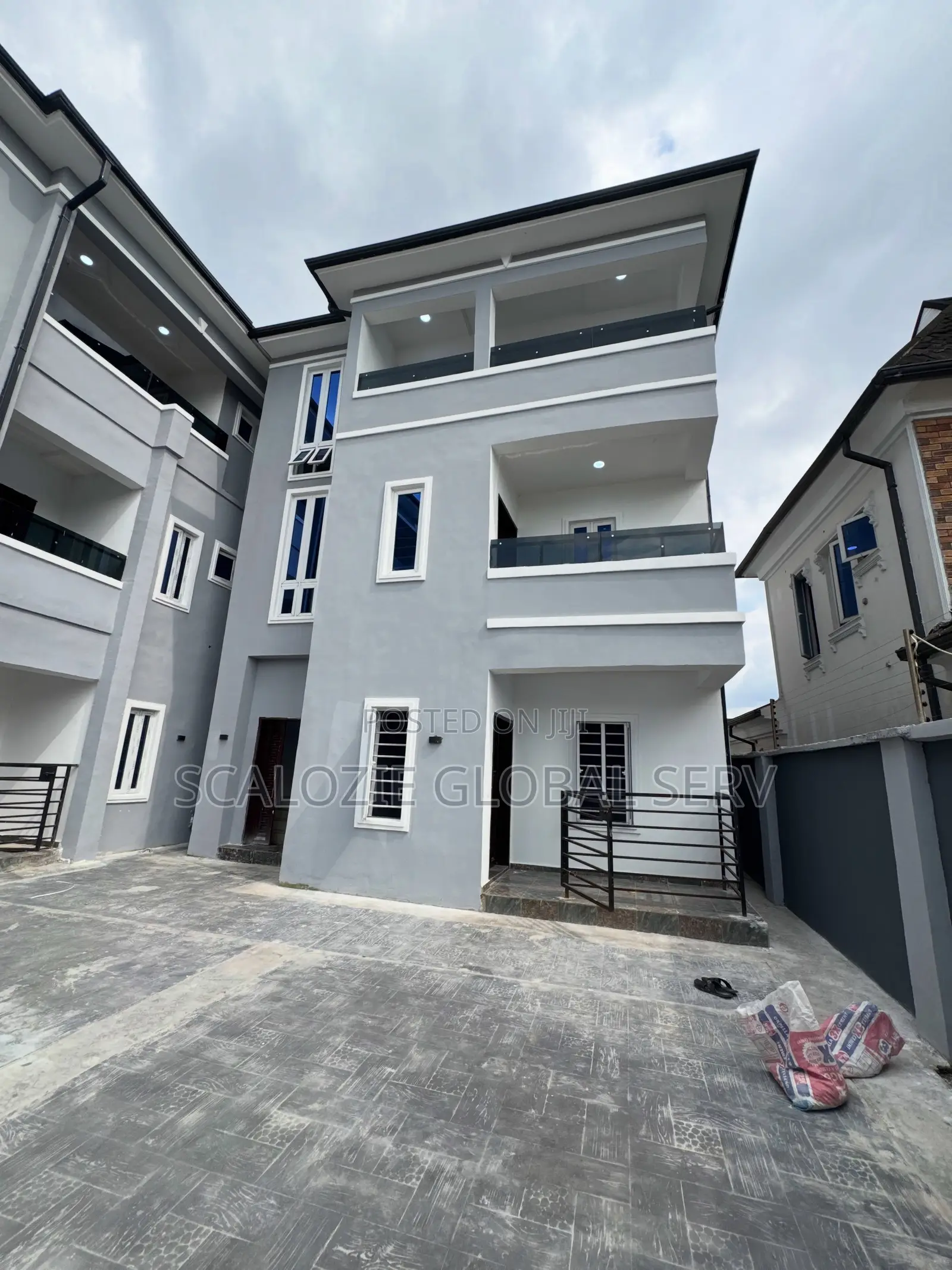 2bdrm Block of Flats in Sars Road, Port-Harcourt for sale in Port-Harcourt