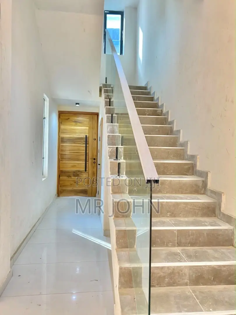 4bdrm Duplex in Mercy Pr Lekki for rent in Lekki