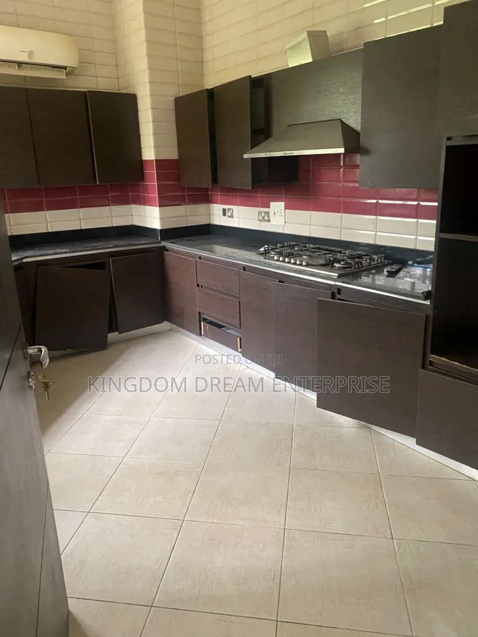 3bdrm Apartment in Pinnock Beach Estate for rent in Osapa london