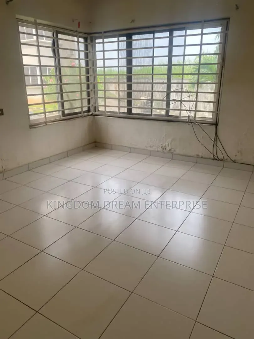 3bdrm Apartment in Pinnock Beach Estate for rent in Osapa london