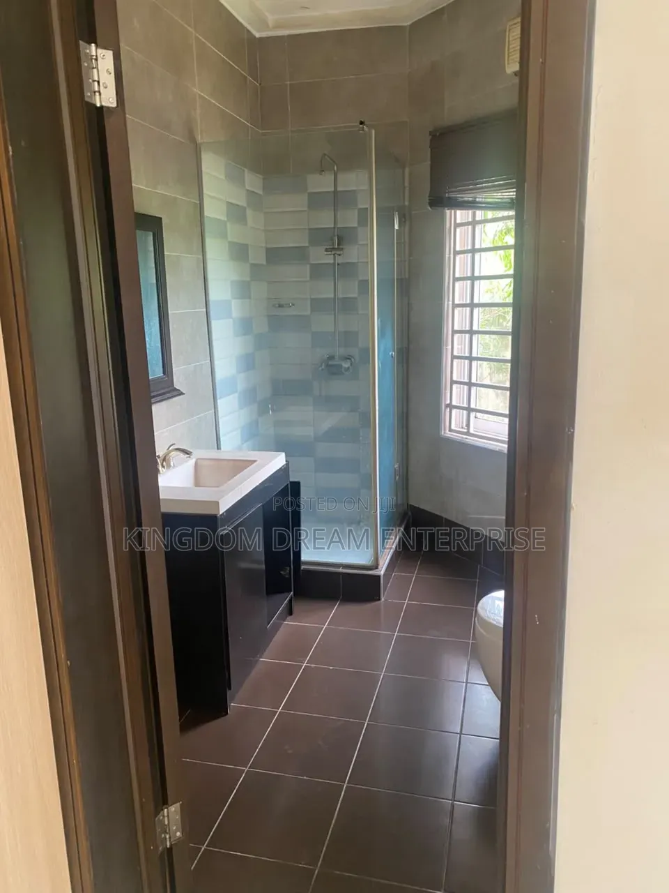 3bdrm Apartment in Pinnock Beach Estate for rent in Osapa london