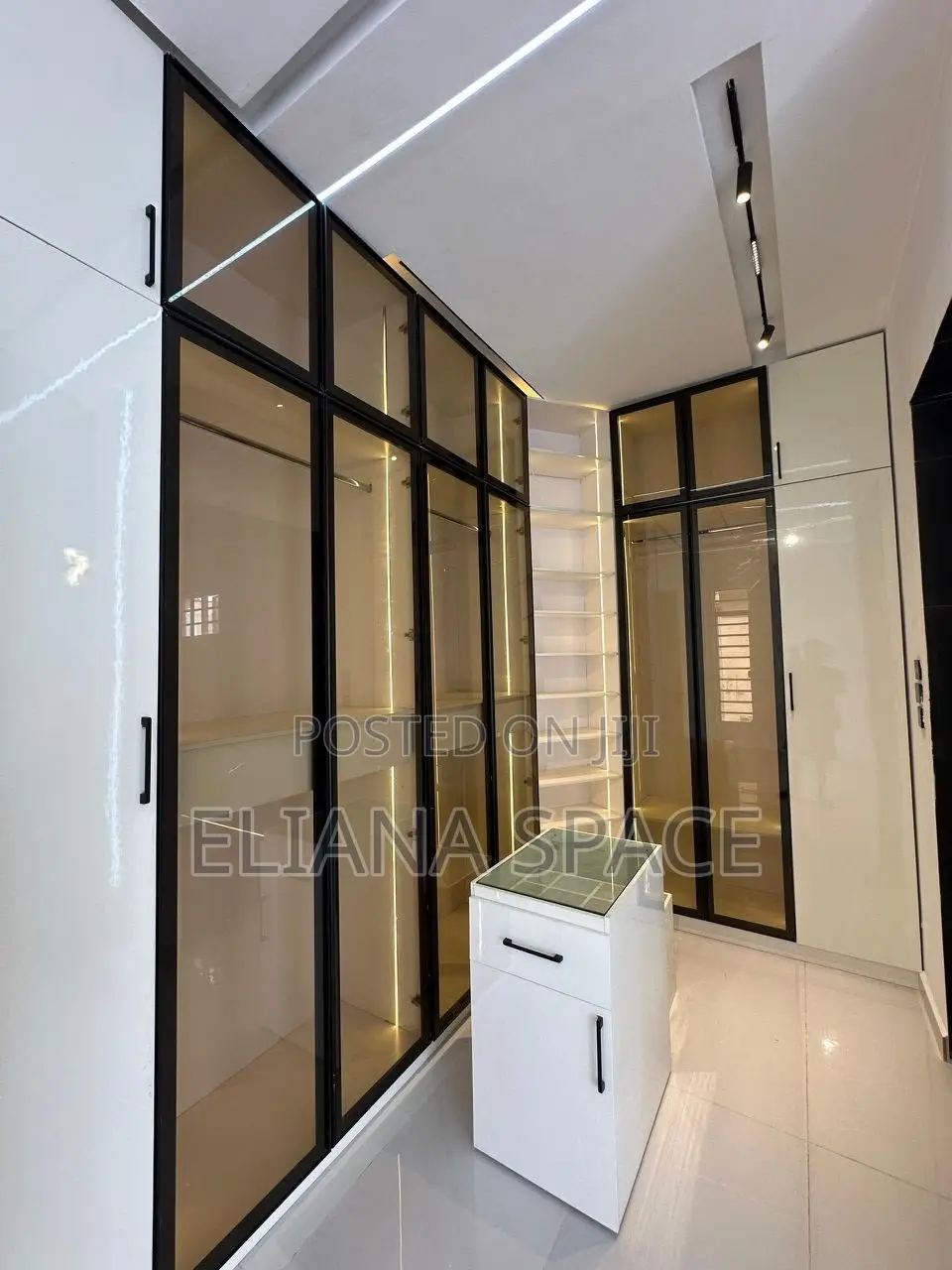 5bdrm Duplex in Ologolo for sale in Ologolo