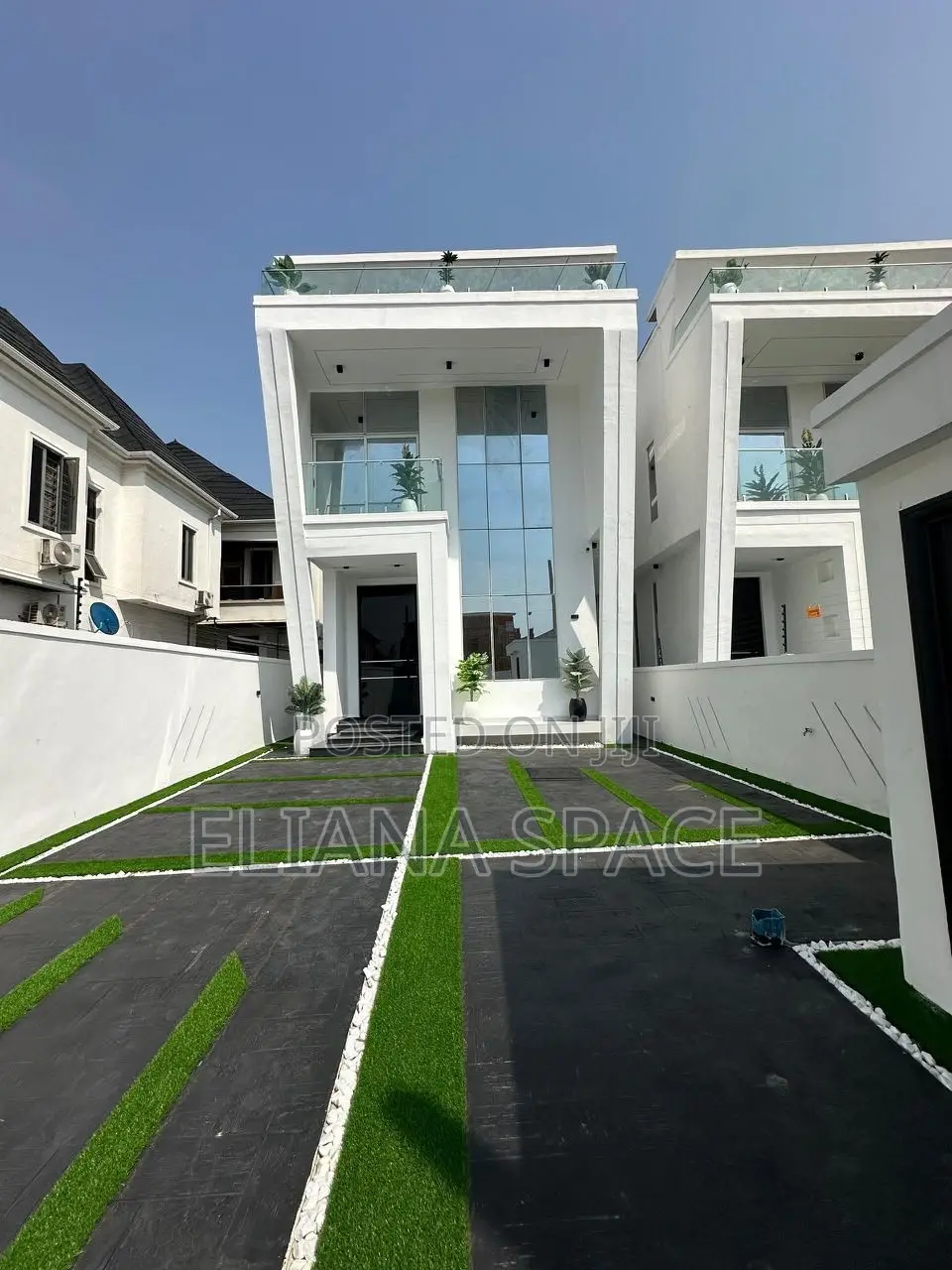 5bdrm Duplex in Ologolo for sale in Ologolo