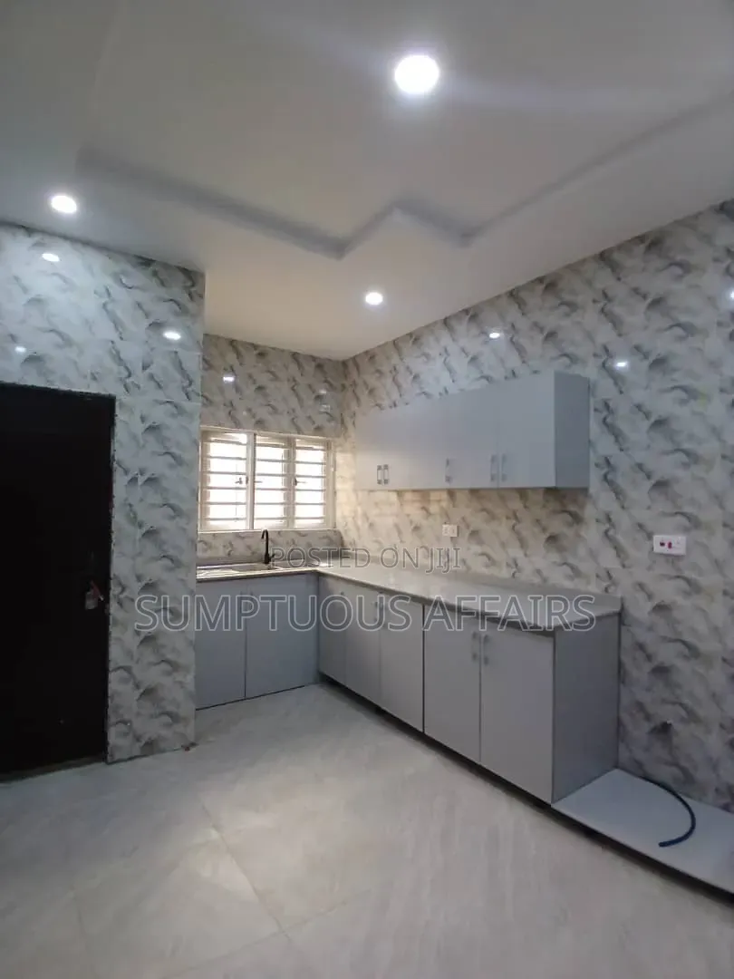 3bdrm Townhouse / Terrace in Lekki Scheme 2, Abraham Adesanya Estate in Abraham Adesanya Estate
