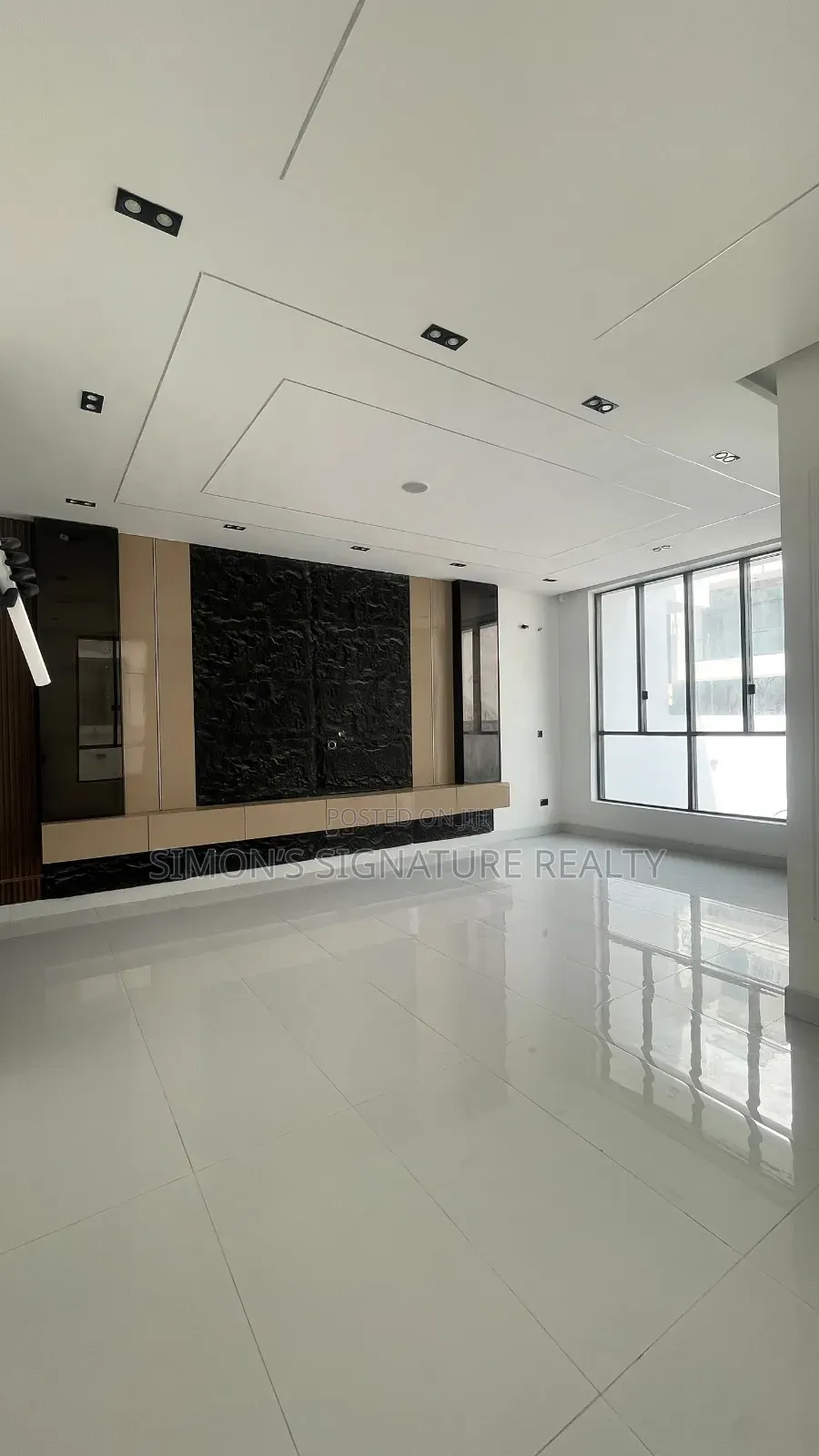 4bdrm Duplex in Chevron for sale in Chevron