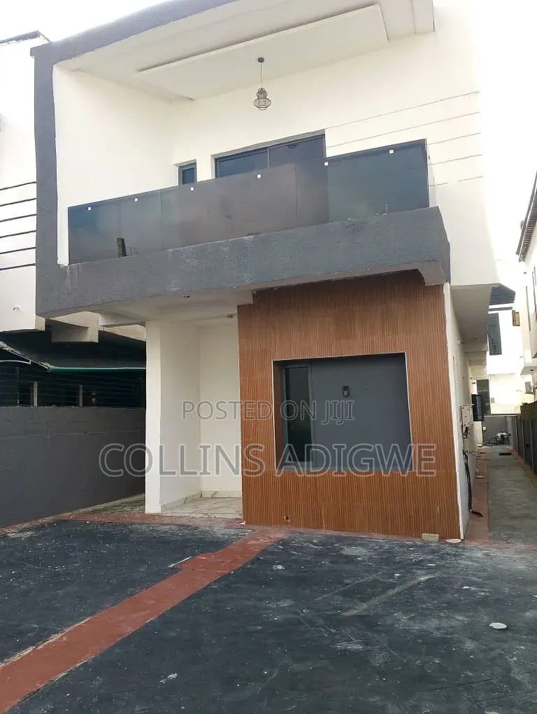 4bdrm Duplex in With Pool Behind for sale in Sangotedo