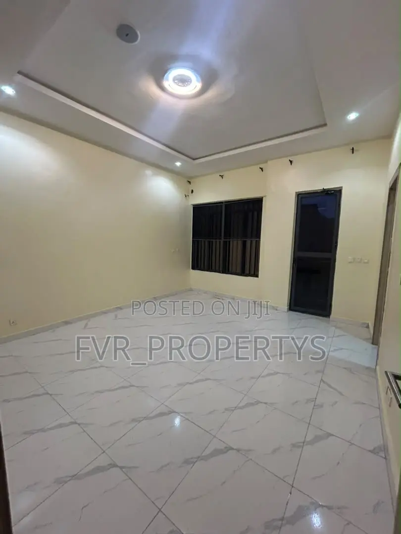 4bdrm Shared Apartment in Villa, Ikota for rent in Ikota