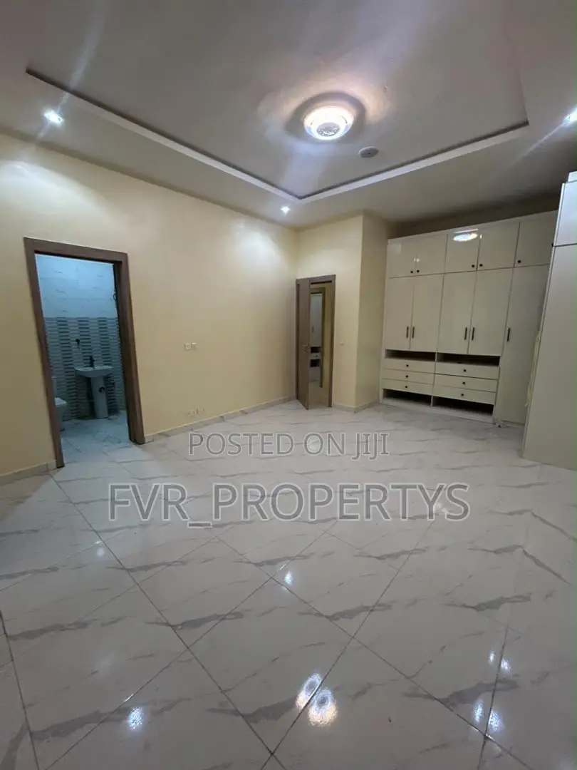 4bdrm Shared Apartment in Villa, Ikota for rent in Ikota