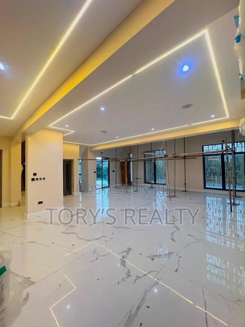 5bdrm Duplex in Banana Island for sale in Banana Island