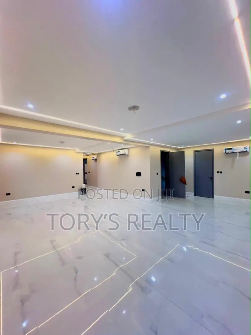 5bdrm Duplex in Banana Island for sale in Banana Island