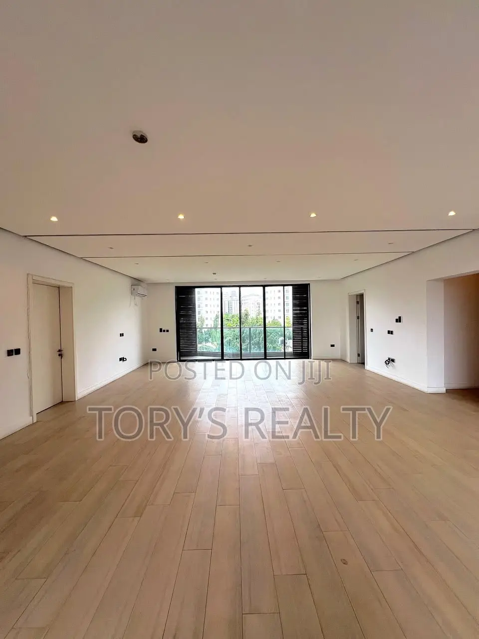 3bdrm Apartment in Old Ikoyi for sale in Old Ikoyi