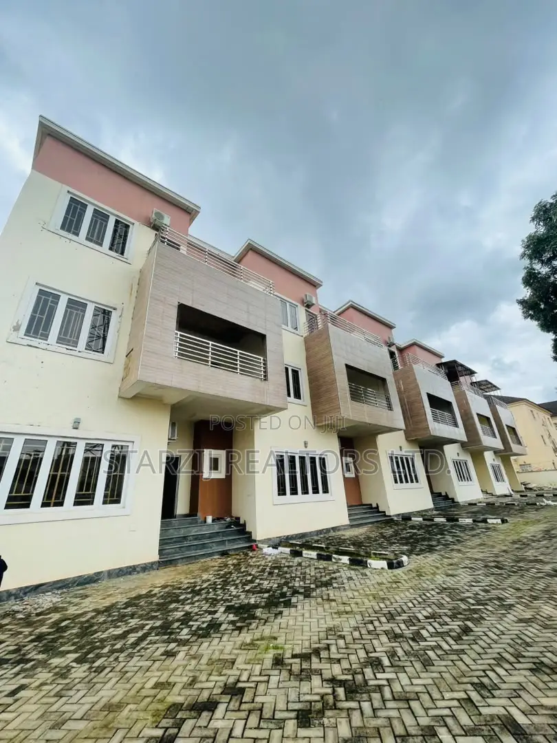 4bdrm Duplex in Kaura for sale in Kaura