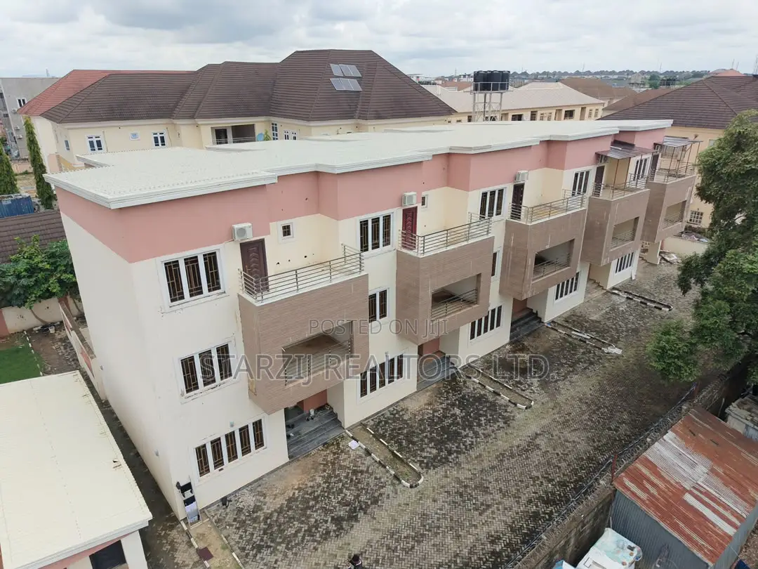 4bdrm Duplex in Kaura for sale in Kaura