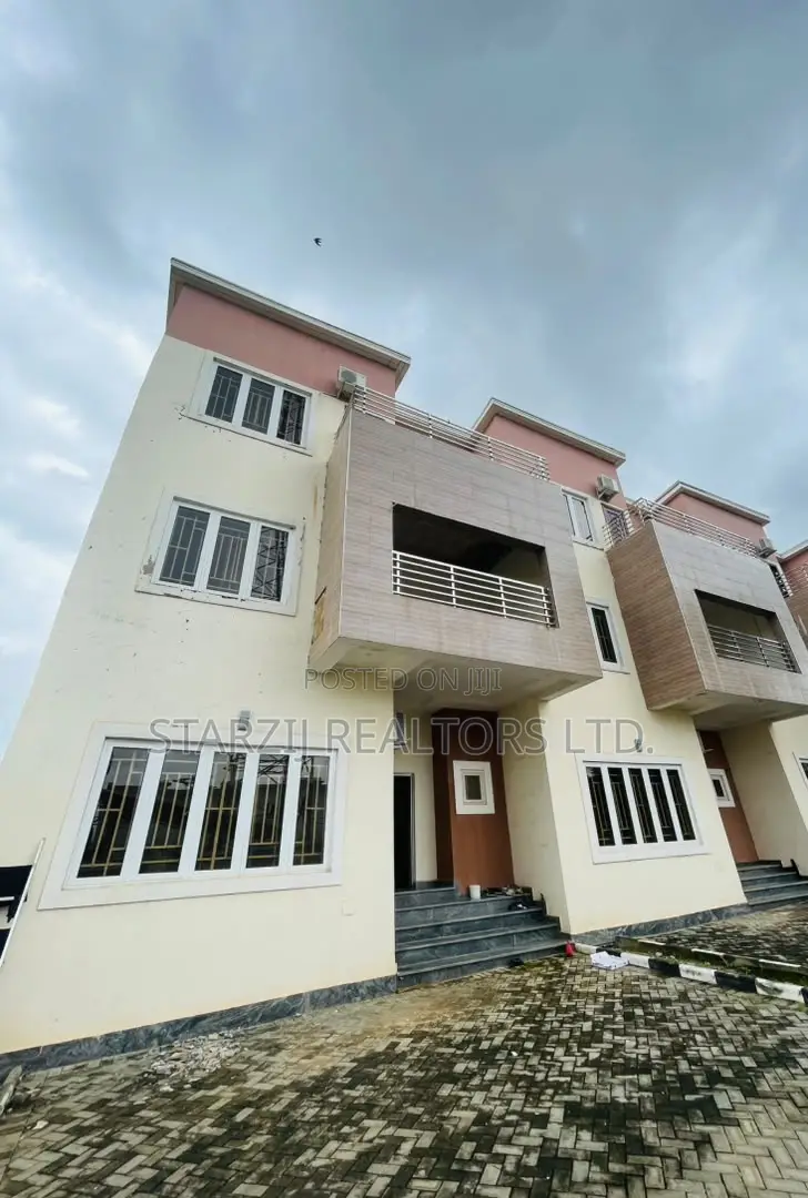 4bdrm Duplex in Kaura for sale in Kaura