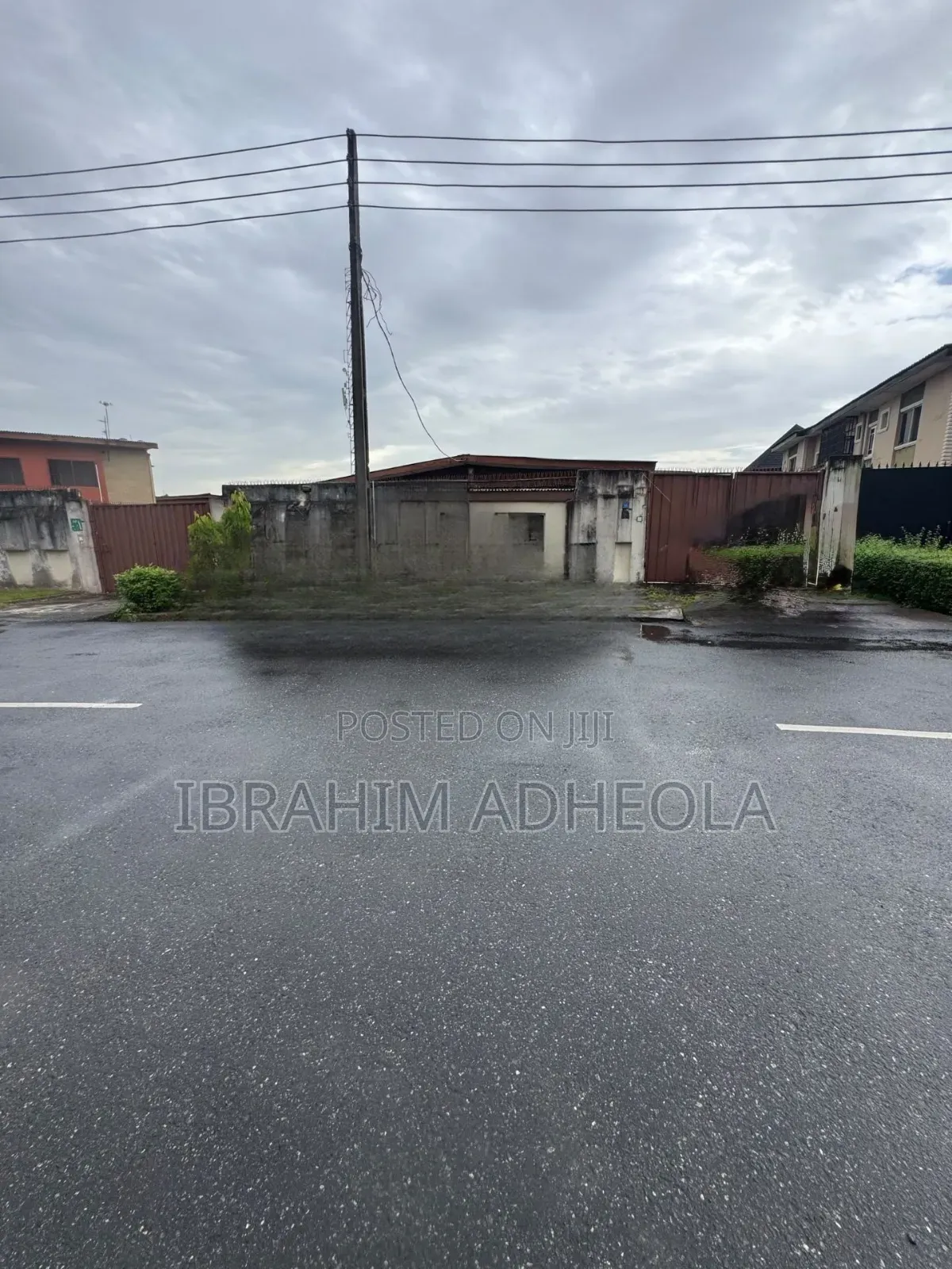 Land Measuring 777sqm With a Demolishable Bungalow in Ogudu GRA