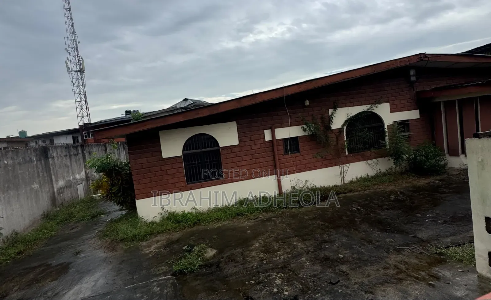 Land Measuring 777sqm With a Demolishable Bungalow in Ogudu GRA