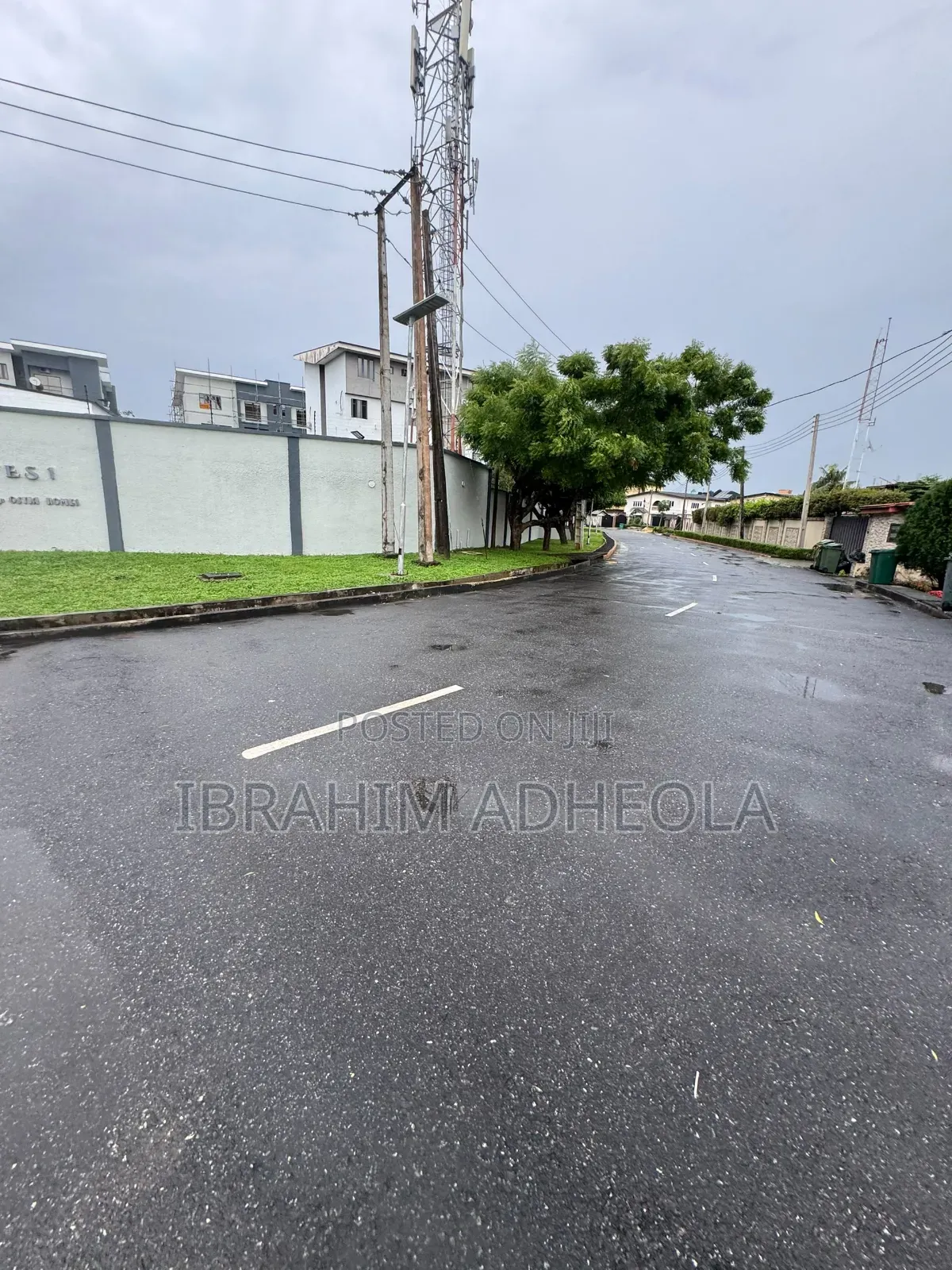 Land Measuring 777sqm With a Demolishable Bungalow in Ogudu GRA