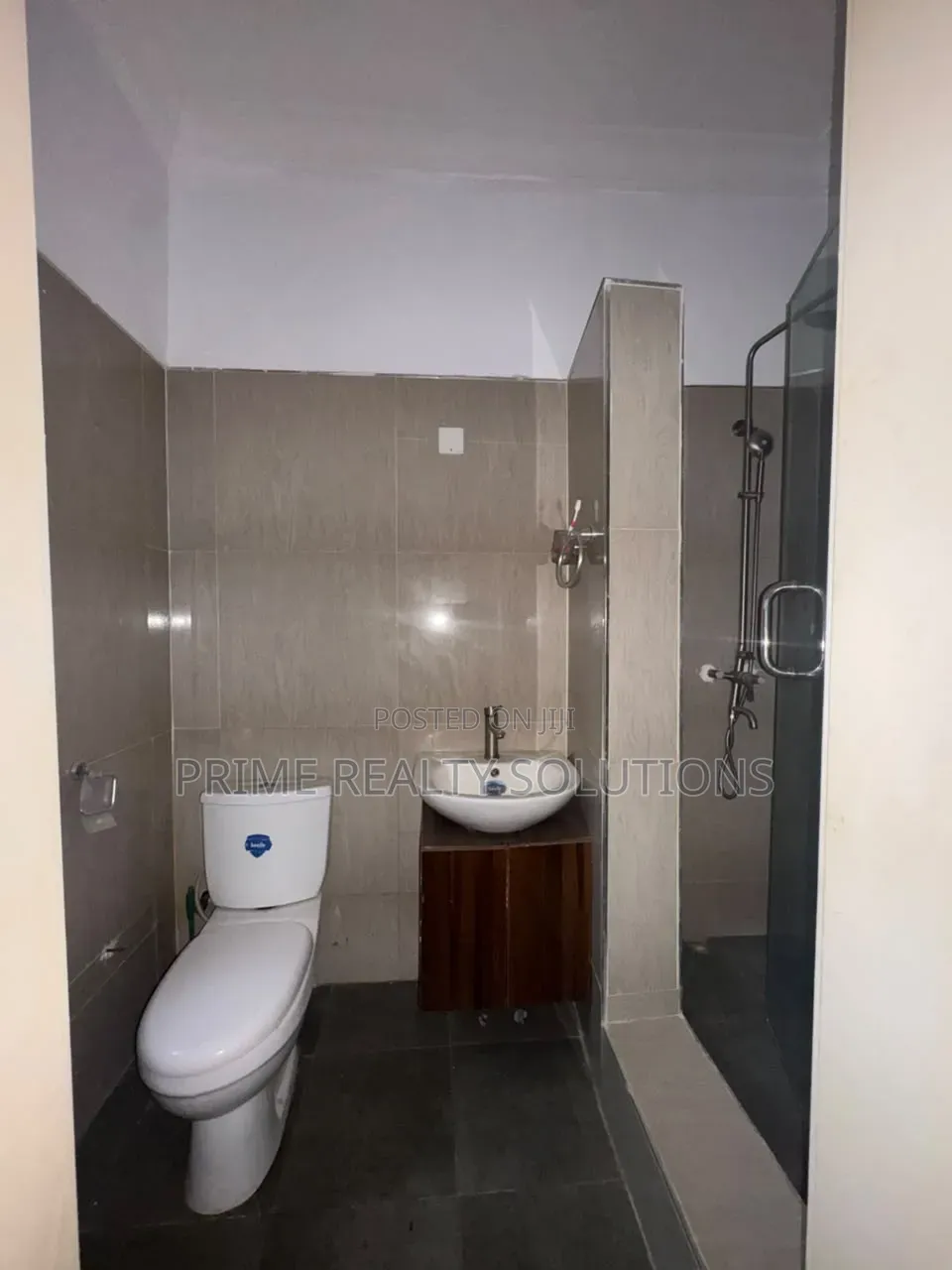 Mini Flat in 𝐈𝐤𝐨𝐭𝐚,𝐌𝐞𝐠𝐚𝐦𝐨𝐮𝐧𝐝 , Ikota for rent in Ikota