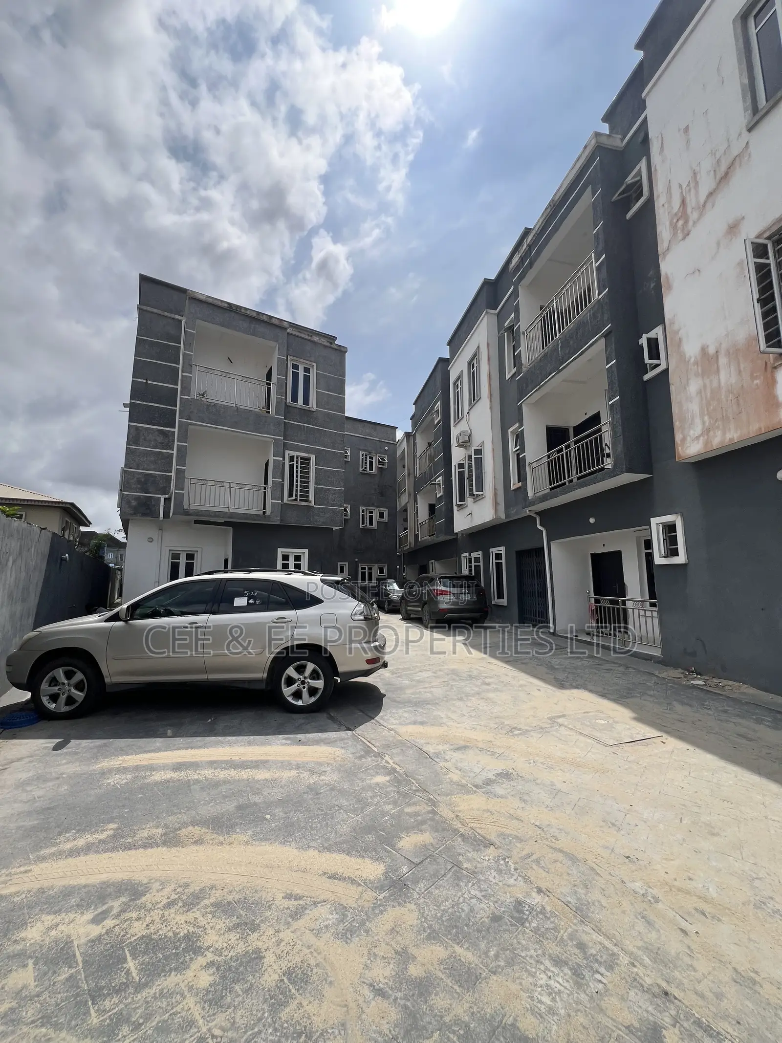 2bdrm Apartment in Off Ologufe Road, for rent in Awoyaya