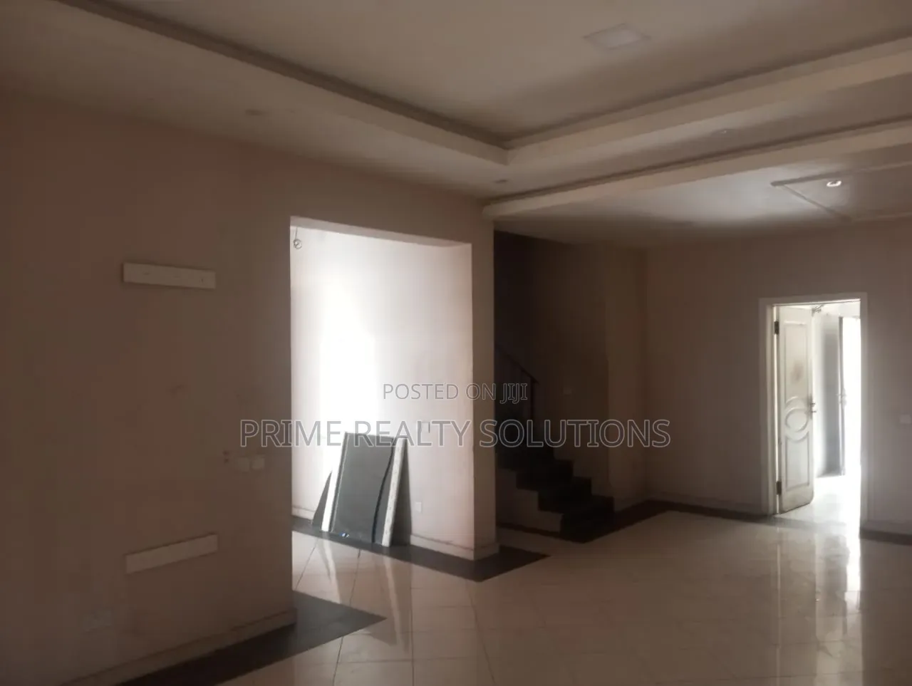 3bdrm Townhouse / Terrace in ๐๐ก๐๐ฏ๐ซ๐จ๐ง ๐๐ซ๐ข๐ฏ๐, Chevron for rent in Chevron