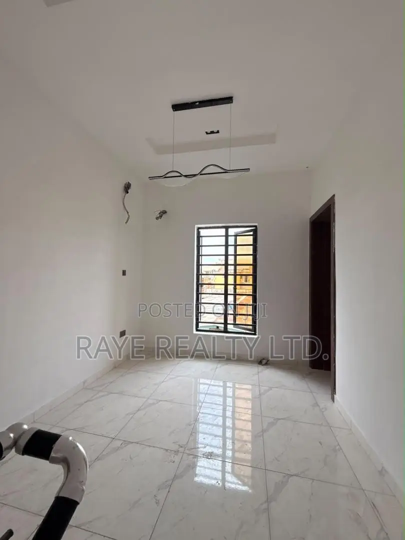 3bdrm Duplex in Ikeja for sale in Ikeja