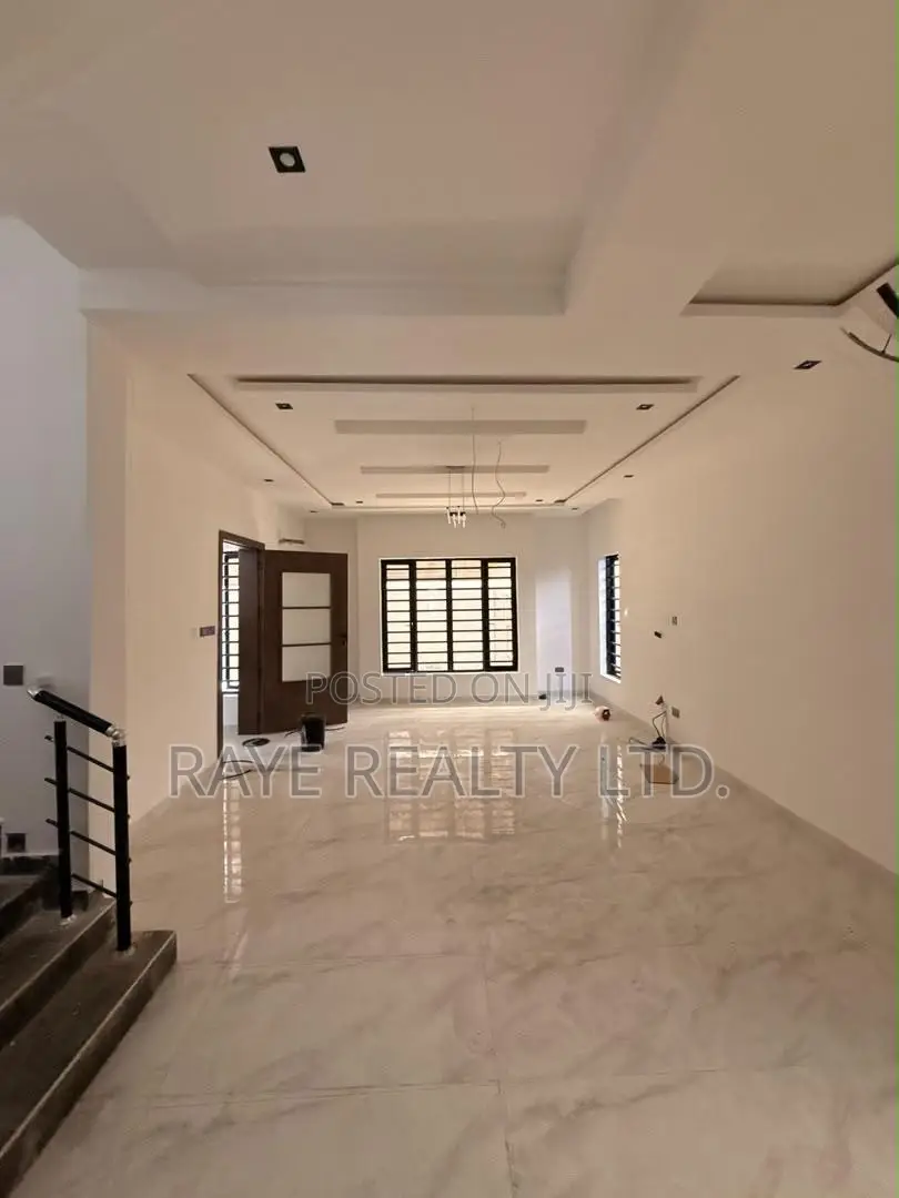 3bdrm Duplex in Ikeja for sale in Ikeja