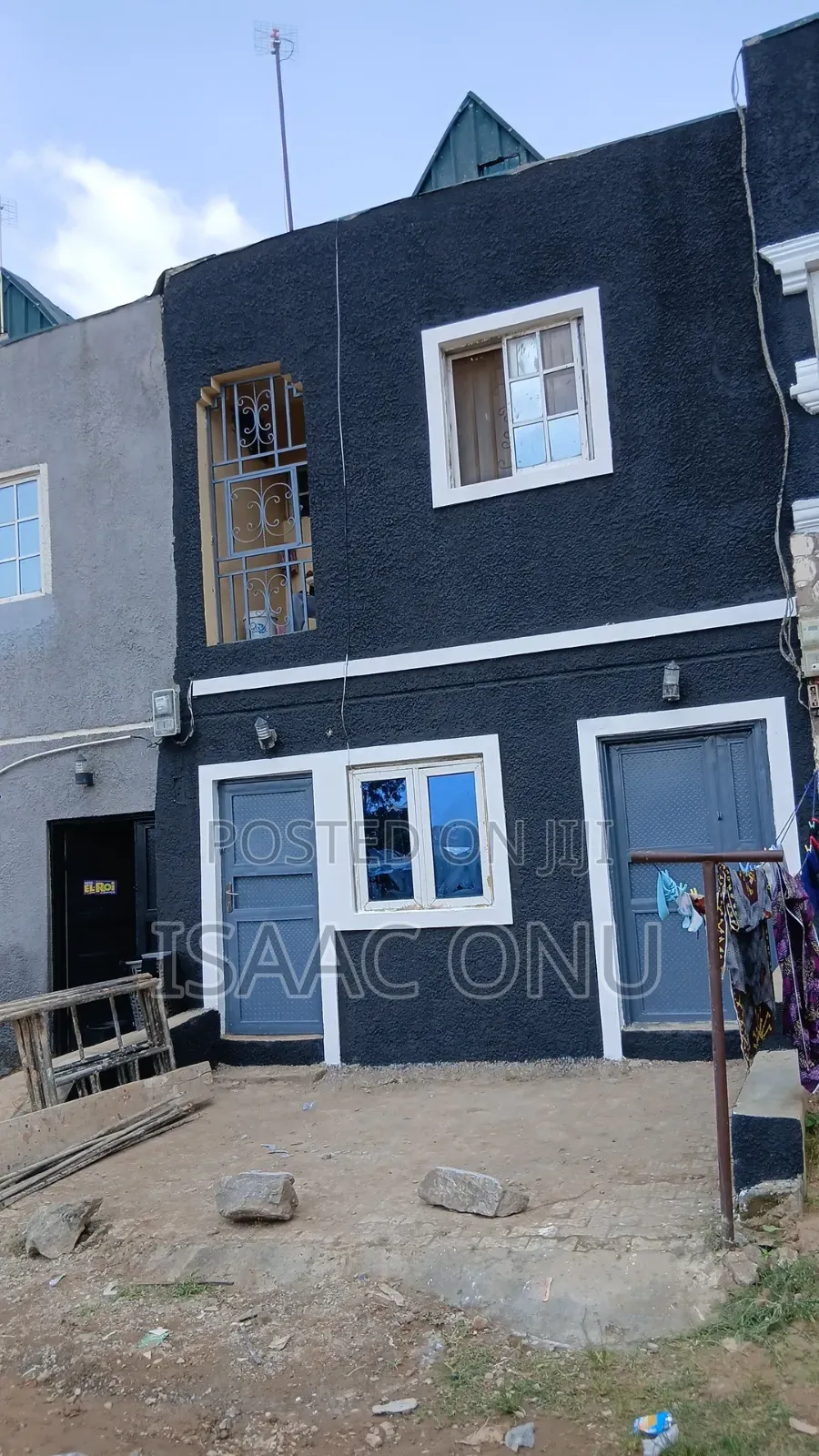3bdrm Duplex in Apo Mechanic Estate for sale in Apo Resettlement