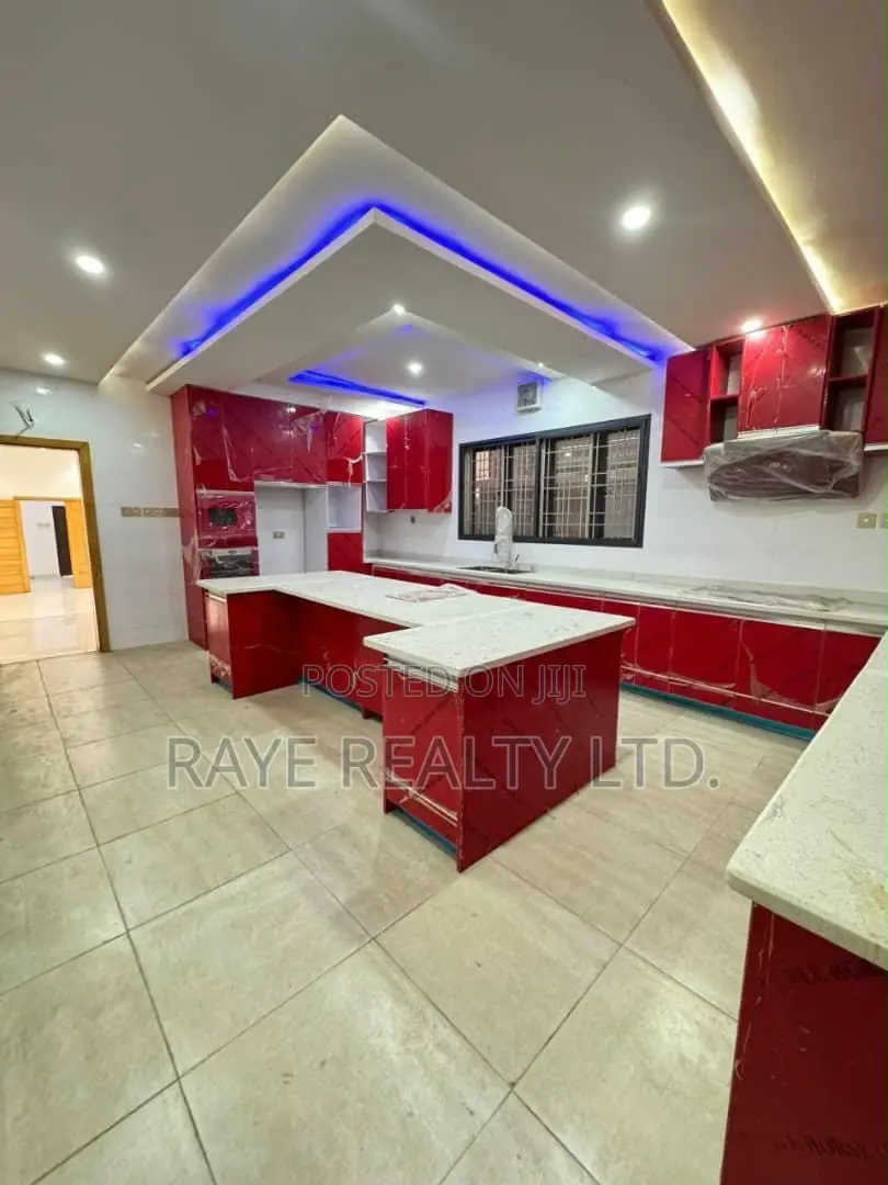 5bdrm House in Omole Phase 1 for sale in Omole Phase 1