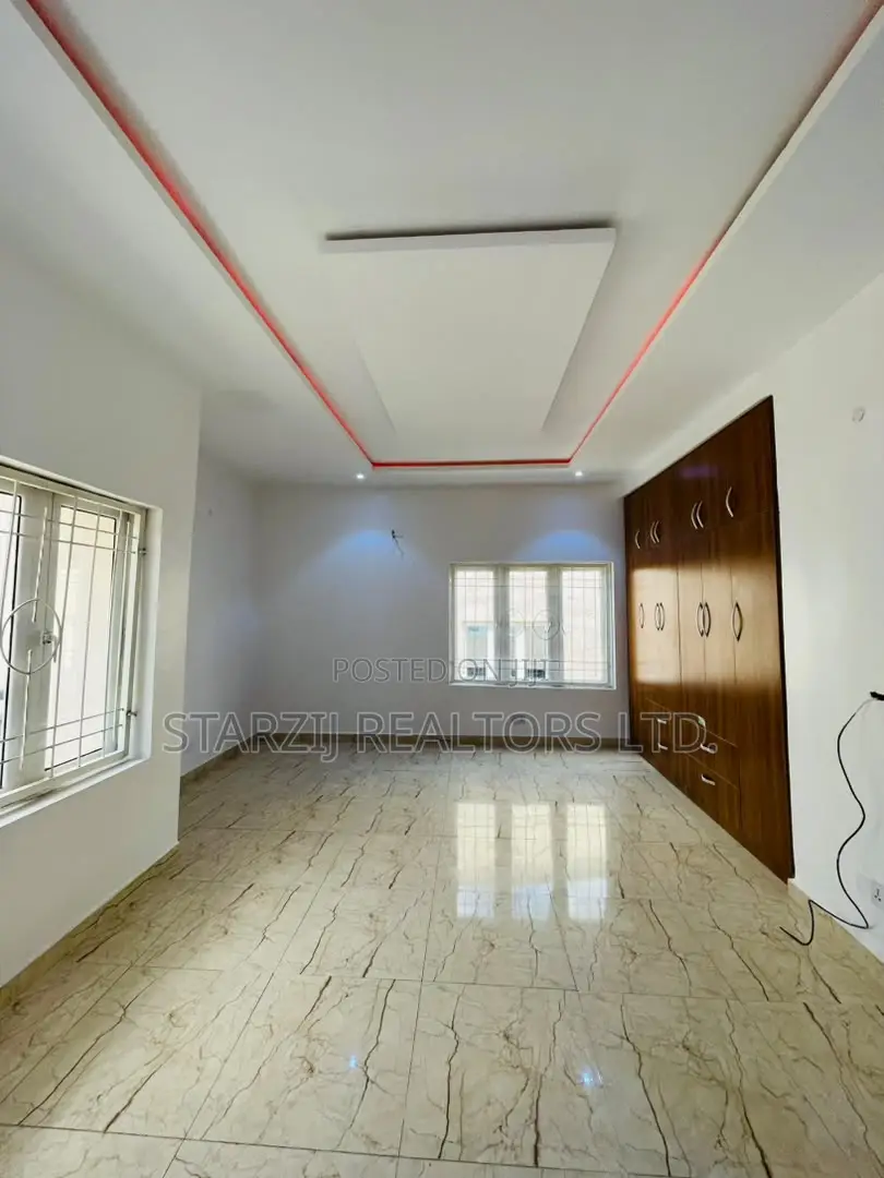 4bdrm Duplex in Paradise, Life Camp for sale in Life Camp