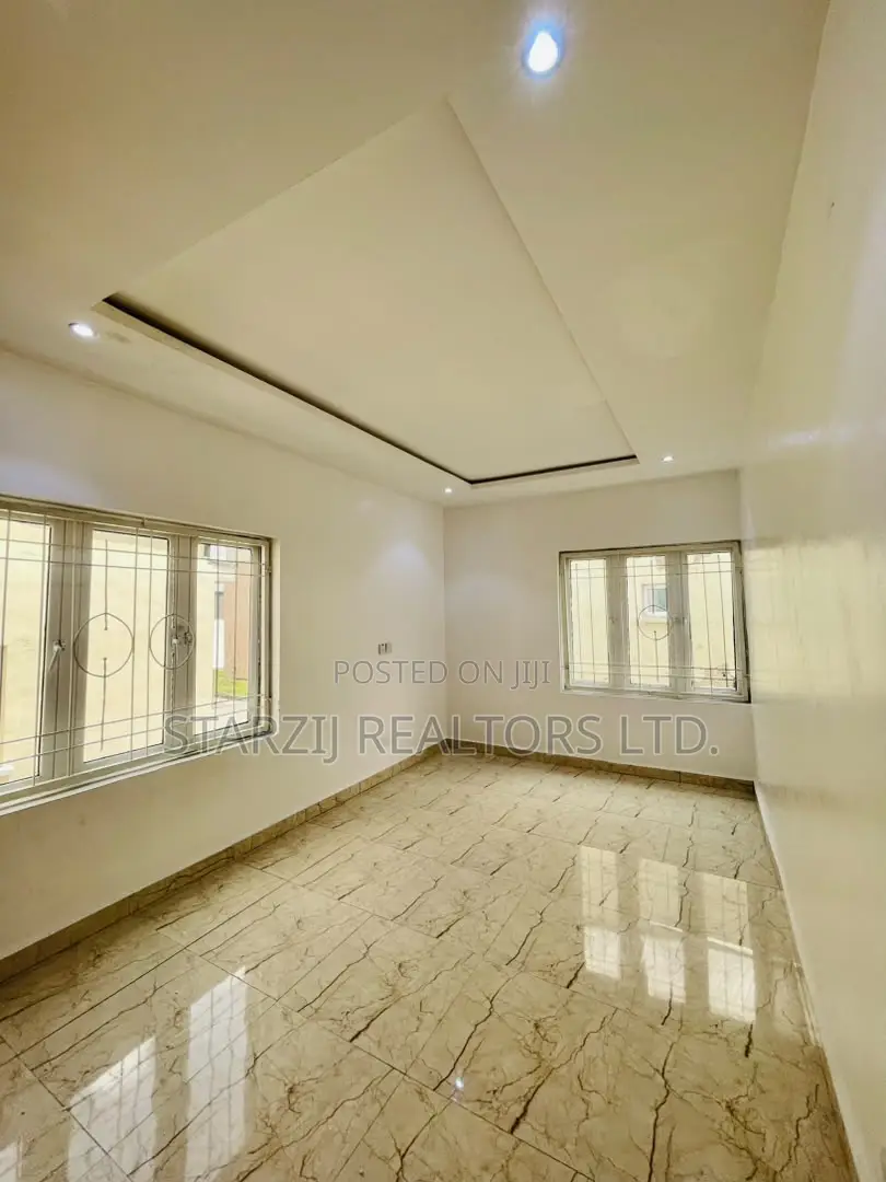 4bdrm Duplex in Paradise, Life Camp for sale in Life Camp