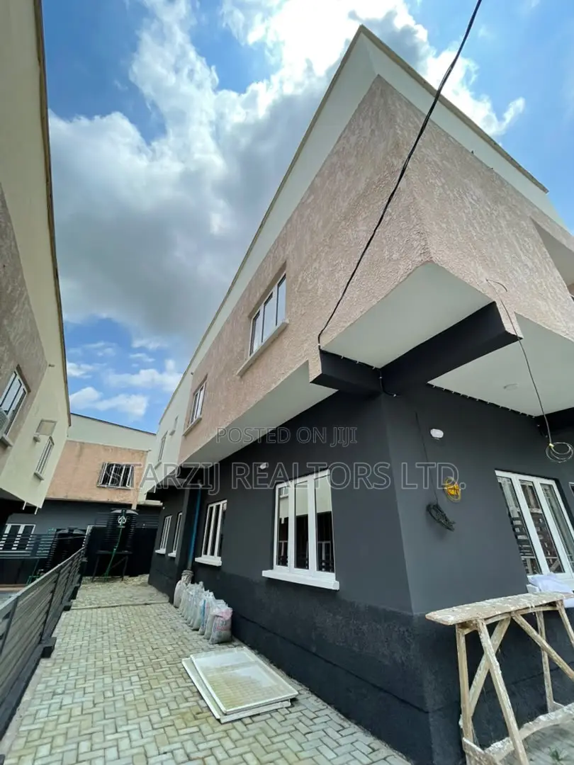 4bdrm Duplex in Paradise, Life Camp for sale in Life Camp